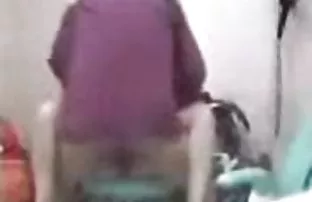 XXX नग्न 18 वर्षीय मुलगी दाखवते कुमारिका गुळगुळीत पुच्ची