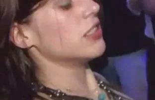 XXX Johno होते सोनेरी केस व गोरी त्वचा आणि धावा तिच्या तोंडात