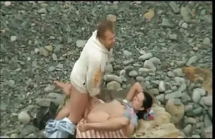 XXX दाट तपकिरी रंगाचा केसाची व्यक्ती मध्ये स्टॉकिंग्ज द्या लंड गांड नितंब