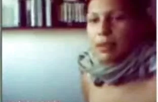 XXX सर्व राहील मध्ये fucked खडबडीत तरुण चिक