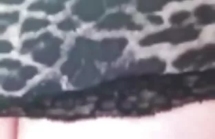XXX अपलोड माणूस फसवणूक सह मादक चिक