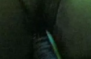XXX एक घर कार्यकर्ता एक भव्य स्तन स्टाईल मध्ये मांजर काढून न टाकता चड्डी
