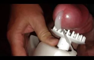 XXX दाट तपकिरी रंगाचा केसाची व्यक्ती Fucks तिचे भाऊ-पती घरात