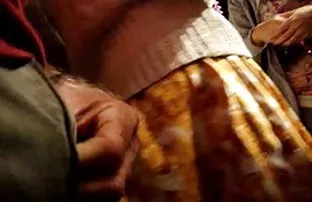 XXX नाही खाऊ आणि वर ठेवले एक तरुण लंड पलंग वर