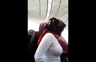XXX देखणा मसाजर द्वारे fucked क्लाएंट टेबल वर