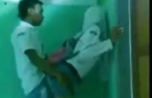 XXX बद्ध आणि भाग संभोग उठावदार उरोज असलेली चिक