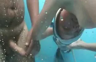 XXX होममेड अश्लील, बाबा Fucks त्याच्या उठावदार उरोज असलेली मुलगी स्वयंपाकघर मध्ये
