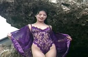 XXX माणूस Fucks sisyastuyu दाट तपकिरी रंगाचे केस कर्करोग